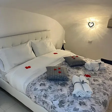 Petite Apartment *