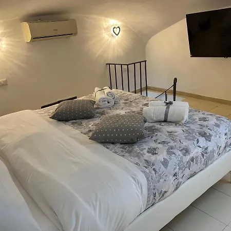 Petite * Neapol