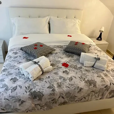 Petite * Naples