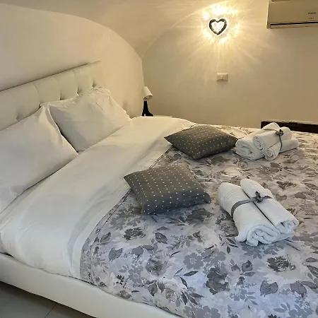 Petite Apartment *