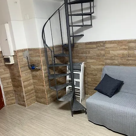 Petite Apartment *