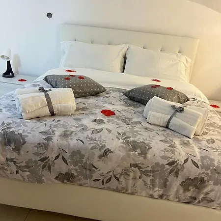 Petite Apartment